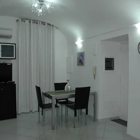 度假居 多莫度假屋 阿马尔菲